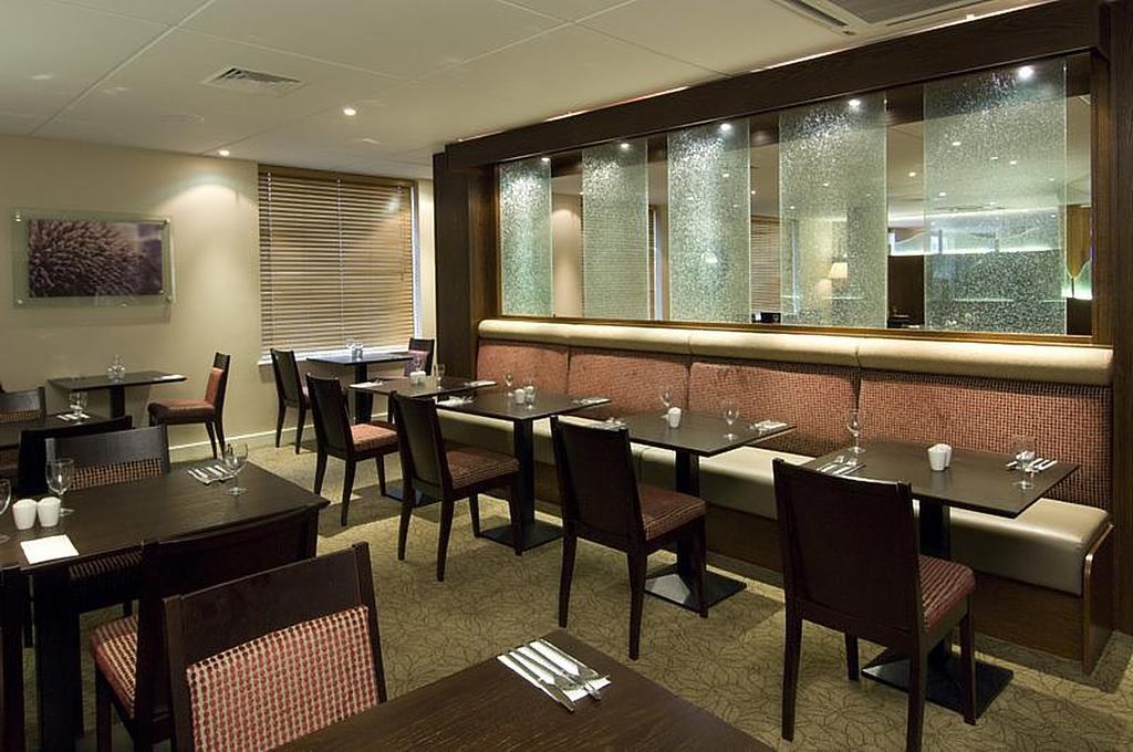 Premier Inn Manchester Airport Runger Lane South, Manchester